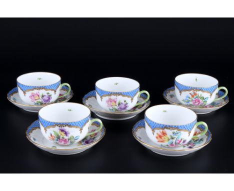 Herend Bouquet de Saxe Bleu 5 Teetassen, tea cups with saucers,Porzellan, Ungarn 20. Jahrhundert, blaue Firmenmarke, Dekor BS