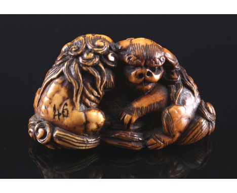 Japan 18. Jahrhundert, Elfenbein Katabori-Netsuke Shishi Paar, Edo-Zeit,Japan Edo-Zeit 1603 bis 1868, Elfenbein, das Netsuke 