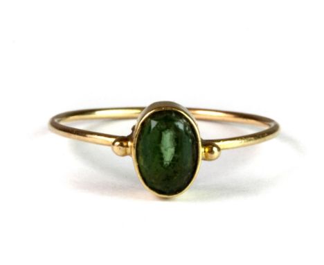 A 9ct yellow gold stone set ring (K).