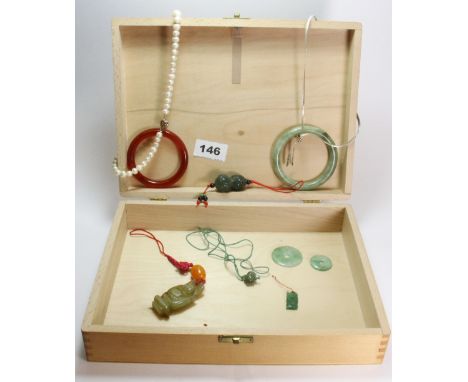 A quantity of mixed Chinese jade cultured pearl and other jewellery.