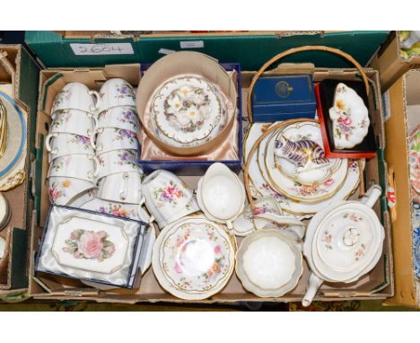 A Royal Crown Derby 'Derby Posies' collection, including cups, saucers, side plates, dessert plates, teapot, milk jug, sugar 