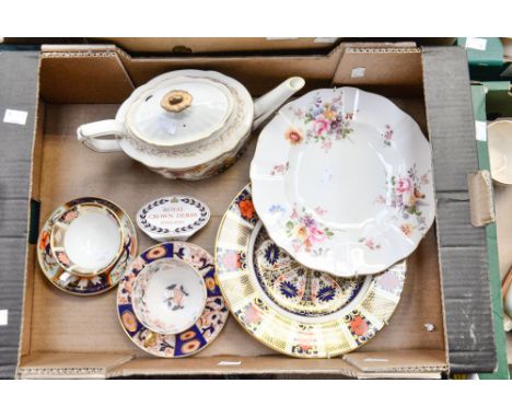 Royal Crown Derby to include cups/saucers, Old Aves teapot, Posies plate and 2nd pattern 1128 Old Imari etc