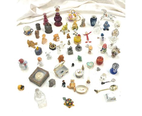 Large selection of vintage and later trinket items includes Scent bottles etc 