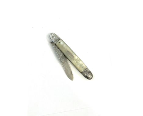 Vintage mother of pearl handled fruit knife 