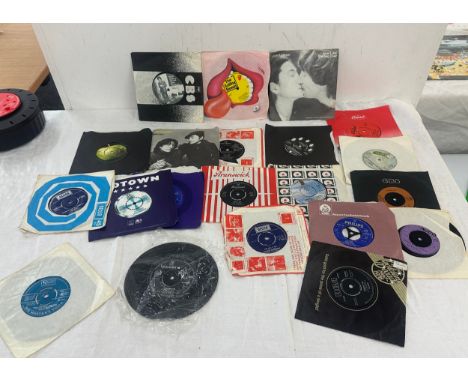 Large selection of vintage 45s to include ' The Rolling Stones', ' John Lennon', ' Stevie Wonder' etc