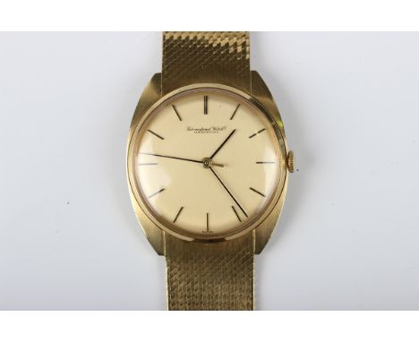 An International Watch Co Schaffhausen 18ct gold gentleman's bracelet wristwatch, the signed and jewelled C402 caliber moveme
