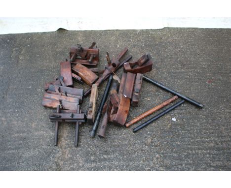 A collection of vintage moulding planes. With a good range of types and sizes etc. qty 12 approx. 