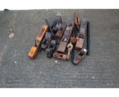A collection of vintage planes. Some with names, a good range of sizes, etc, qty 10 approx. 