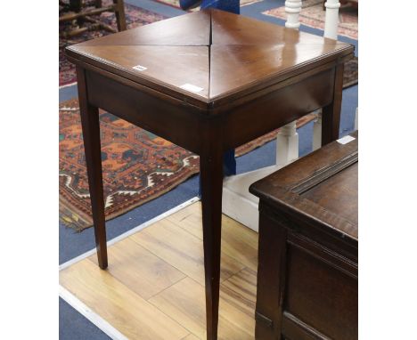 An Edwardian envelope card table, H.71cm