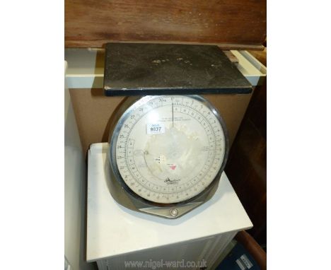 A set of Salter Post Office scales.