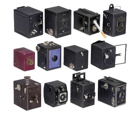 12 interessante Boxkameras in kleinem Format1) Kodak No. 00 Cartridge Premo 1 ¼ x 1 ¾", um 1916. – 2) Ernemann, Dresden. Unet