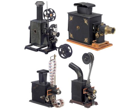 4 Laterna Magicas als Tisch-Kinematographen, um 1910–30Alle Geräte können mit unendlichen Filmschleifen als Kinematographen b