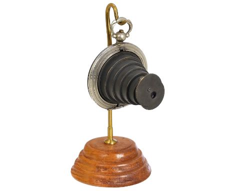 Lancaster’s Patent Watch Camera "Herren-Modell" von 1886, ReplikaEin die Funktionsweise rekonstruierender und demonstrierende