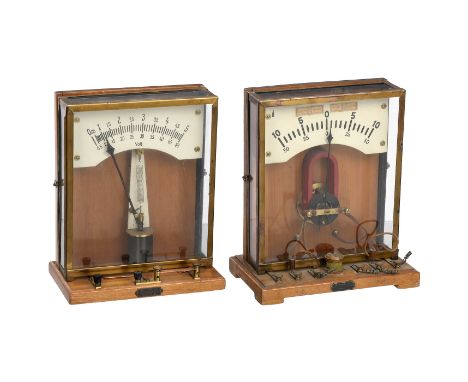 2 Demonstrations-Meßinstrumente, um 1920Max Kohl, Chemnitz. 1) Gleichstrom-Voltmeter, System Kohlrausch, Bereich 0,05–5 Volt 