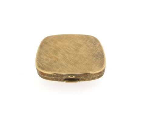 A gold compact with textured decoration. 6cm wide. 90g in total.