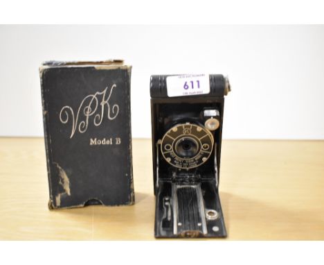 A Kodak No1 Folding Pocket Model B camera in original box