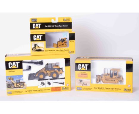 CAT D5M LGP Track-Type Tractor 1:87 scale, CAT 924G Versalink Wheel Loader 1:50 scale and CAT D5G XL Track-Type Tractor 1:50 