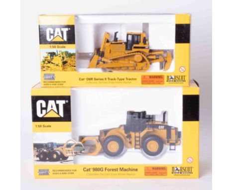 CAT D8R series 2 Track-Type Tractor 1:540 scale, CAT 980G Forest Machine 1:50 scale, boxed (2).