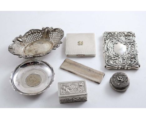 AN EDWARDIAN CARD CASE inscribed, a coin-inset dish, a bonbon dish, a small Chinese box, a mounted comb, a compact box (lacki