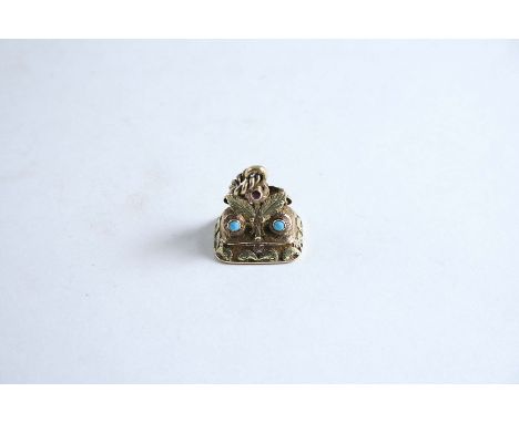 A TWO COLOUR GOLD AND TURQUOISE SET SEAL chalcedony intaglio, engraved "Erin Go Bragh" surrounding a harp and shamrock;  2.5 