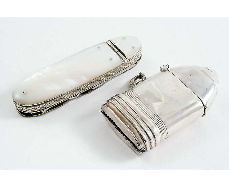 A GREAT WAR PERIOD SILVER VESTA CASE in the form of a Howitzer shell, by W.H. Haseler, Birmingham 1915 and nickel-mounted mot