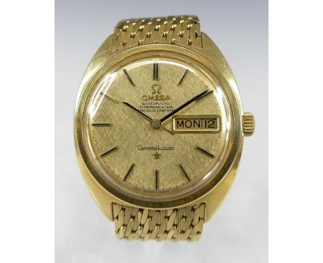 A gent's Omega Constellation Automatic Chronometer officially certified 18ct gold case bracelet watch Ref. BA3685456, movemen