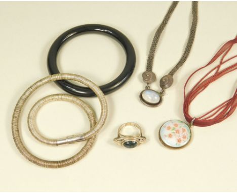COSTUME JEWELLERY.A moss agate ring, a contemporary silver & enamel pendant, one other contemporary silver necklace etc.
