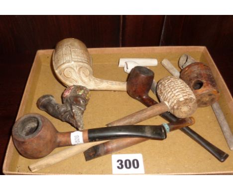 Collection of vintage smoker's pipes, makes inc. Peterson, Jacob and Lytewaite, together with a 19th c. large clay pipe bowl 