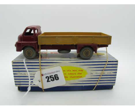 Dinky Toys No. 408 Big Bedford Lorry, maroon cab/light tan back, no glazing. Overall good, some chipping to raised edges. Box