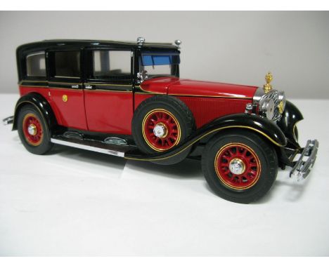 A Boxed Franklin Mint 1:24th Scale Die Cast 1935 Mercedes-Benz 770K 'Emperor Hirohito's Car, highly detailed model in red/bla