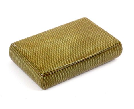A Scottish sycamore snuff box, wooden hinge, rectangular, decorated with all over wavy lines in olive green, 8.2 x 5.2 x 1.8c
