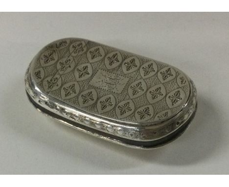 A heavy silver hinged top snuff box. Birmingham. By Matthew Linwood. Approx. 29 grams. Est. £120 - £150.