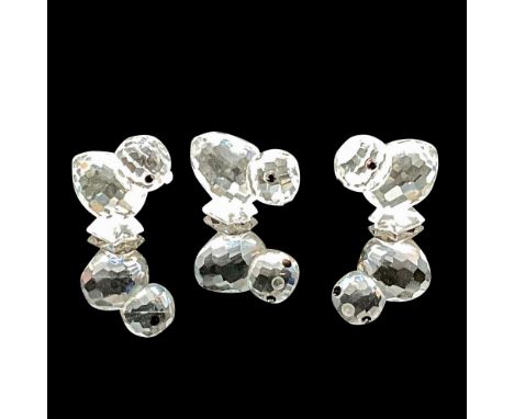 This Swarovski crystal set of 3 mini chickens/chicks have black eyes, frosted beaks and clear, faceted bodies. They were memb