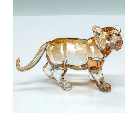 This SCS annual edition Tiger Cub complements the mother and child to complete the family. The standing Tiger cub features a 