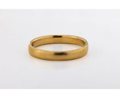 A 9ct yellow gold wedding band, size R, total gross weight approximately 3.1g