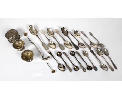 A collection of silver, to include a dressing table box; Isle of Mull small toddy ladle, Isle of Mull Silver Co, Edinburgh, 1