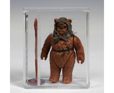 A loose, graded vintage Star Wars Romba with original staff and cowl., Cased in acrylic and graded by UK Graders. Figure 85 P