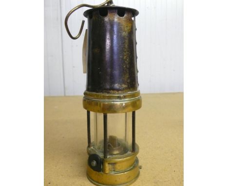 Patterson Type A1 brass and steel miners lamp (23cm) 