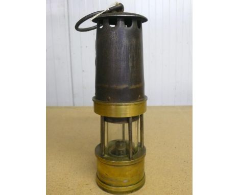 Hailwood &amp; Ackroyd Type 01 brass and steel miners lamp (25.5cm) 
