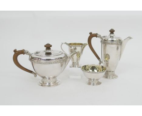 Elizabeth II silver four piece tea service, by David Lawrence, London 1965, comprising teapot, hot water jug, height 22.5cm, 