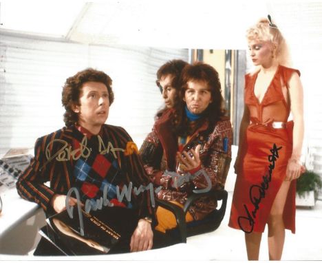 Hitchhikers Guide to the Galaxy multi signed 10x8 colour photo signatures include Sandra Dickinson, David Dixon and Mark Wing