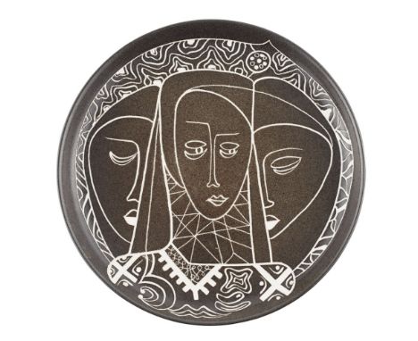 TIBOR REICH (1916-1996) FOR DENBY POTTERY  'SISTERS' TIGO-WARE DISH, CIRCA 1950  sgraffito decorated with three heads, printe