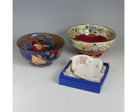 A Royal Doulton wild rose footed Bowl, pattern no. 6227, W 19 cm x H 11 cm x D 19 cm, together with Maling peony rose Bowl an