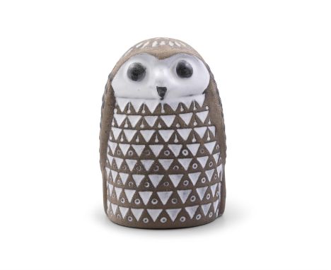 MARI SIMMULSON A ceramic owl by Mari Simmulson, Sweden. 10cm(h)