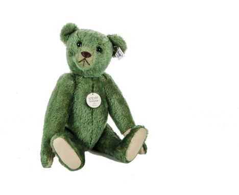 A Steiff Limited Edition green Teddy Bear 1908, 915 of 3000, in original box with certificate, 2005