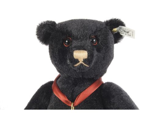 A Steiff Club Edition 1999/2000 black Teddy Bear, 1912, No.5385 for the year, in original box with certificate