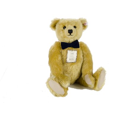 A Steiff British Collector’s 2001 Teddy Bear, 837 of 4000, in original box with certificate