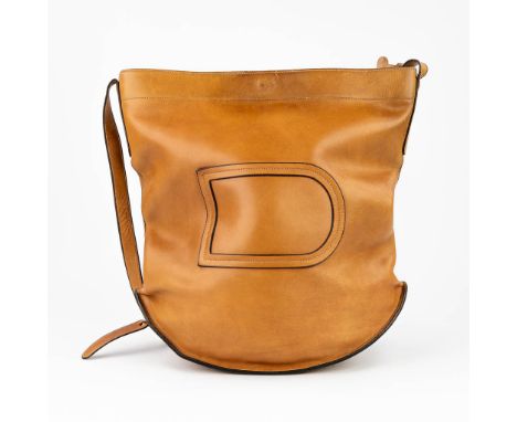 Delvaux, model 'The Pin / Le Pin' a handbag made of brown leather and marked. (13,5 x 36 x 34cm)