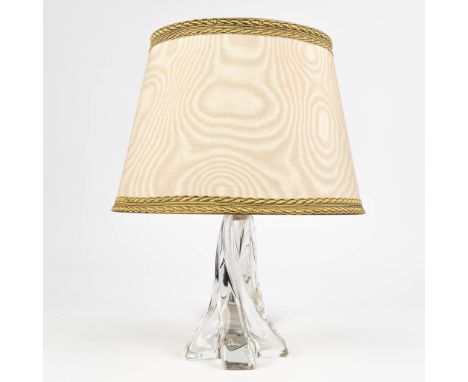 Daum France, a mid-century table lamp made of crystal and marked. With the original label. (11 x 11 x 20cm)