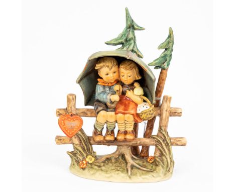 Hummel 'April Shower' a statue made of ceramics. Number 610, limited edition 775/2005, made in 2005. With the original box an